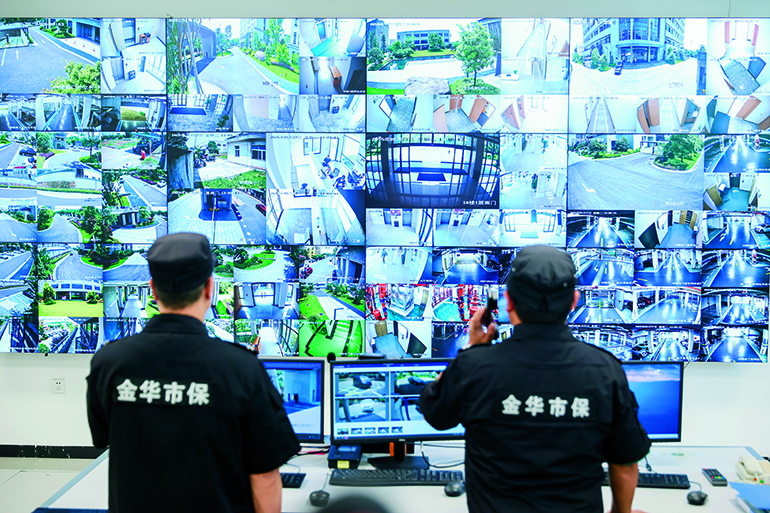 监控中心.jpg 监控中心.jpg