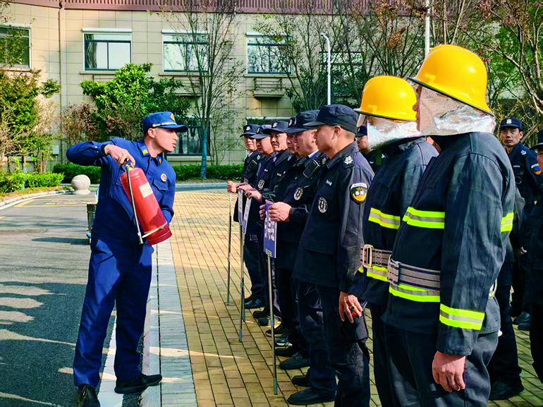 专业培训.jpg 专业培训.jpg