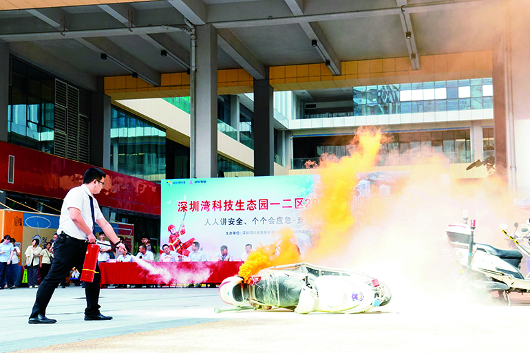 消防演练.jpg 消防演练.jpg